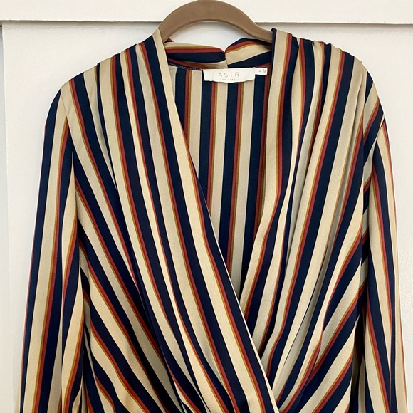 Sexy silky wrap front bodysuit - Picture 5 of 6